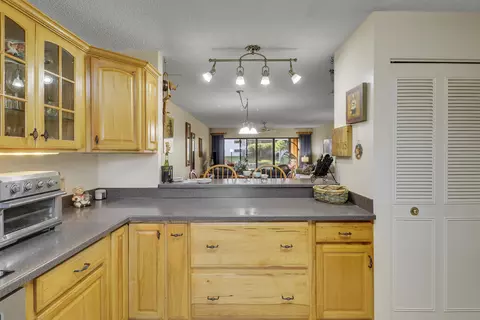 Kitchen - 3061 SE Aster Ln #302, Stuart, FL 34994 photo 4 of 5