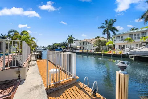 330 SE 9th Ct, Pompano Beach, FL 33060
