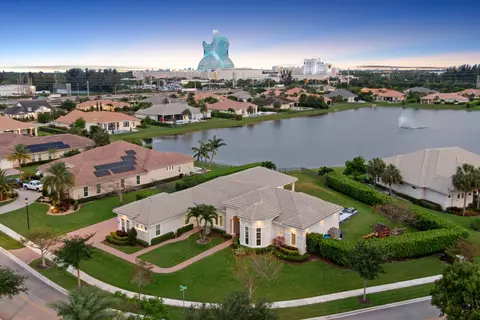 4830 W Sterling Ranch Cir, Davie, FL 33314