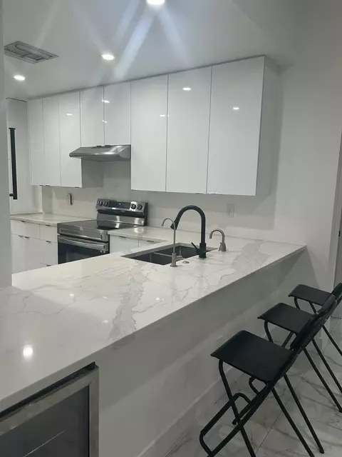 7472 La Paz Blvd #104, Boca Raton, FL 33433