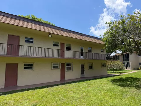 752 Lori Dr #210, Palm Springs, FL 33461