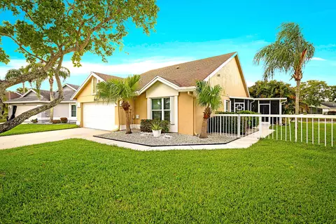 7852 Lake Champlain Ct, Delray Beach, FL 33446