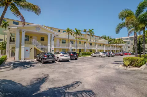 2660 NE 8th Ave #106, Wilton Manors, FL 33334