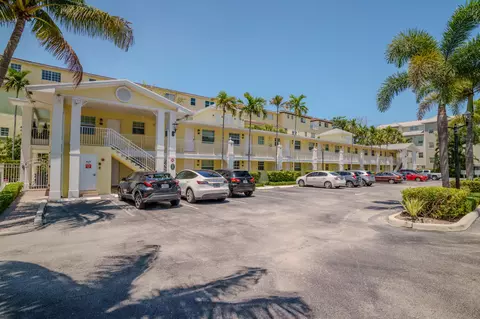 2660 NE 8th Ave #106, Wilton Manors, FL 33334