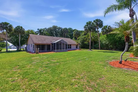 Exterior - 1960 SE 9th Ave, Okeechobee, FL 34974 photo 6 of 11
