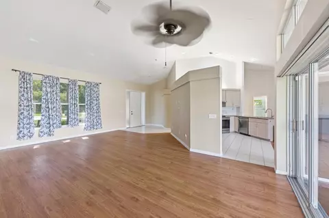 Living - 1960 SE 9th Ave, Okeechobee, FL 34974 photo 4 of 6