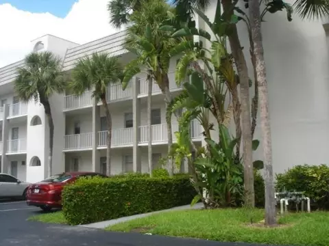 8460 Sunrise Lakes Blvd, Sunrise, FL 33322