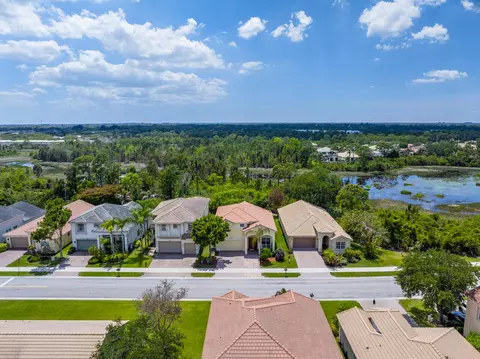 View/Area - 5040 SE Graham Dr, Stuart, FL 34997 photo 3 of 10