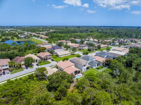 View/Area - 5040 SE Graham Dr, Stuart, FL 34997 photo 6 of 10