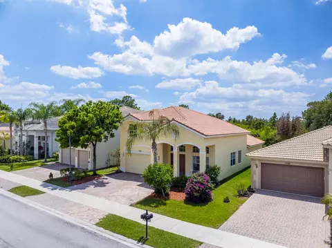 View/Area - 5040 SE Graham Dr, Stuart, FL 34997 photo 1 of 10