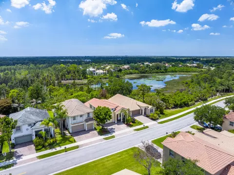 View/Area - 5040 SE Graham Dr, Stuart, FL 34997 photo 8 of 10