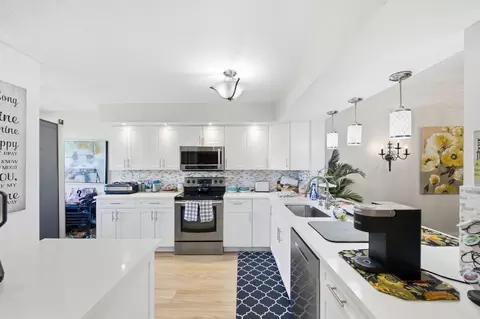 15461 Pembridge Dr #207, Delray Beach, FL 33484