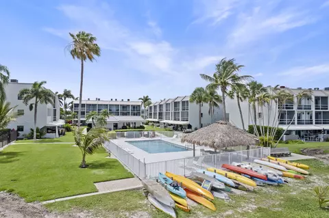 1300 Seaway Dr #7, Fort Pierce, FL 34949