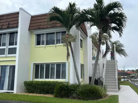 1309 Bayshore Dr #104, Fort Pierce, FL 34949