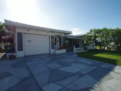 5813 NW 82nd Ave, Tamarac, FL 33321