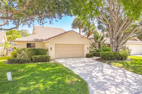 137 Harbourside Cir, Jupiter, FL 33477