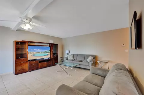 1300 N 12th Ct #7B, Hollywood, FL 33019