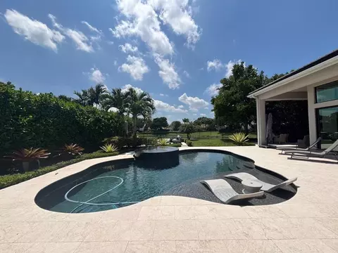 21 Somerset Dr, Palm Beach Gardens, FL 33418