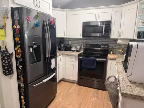1070 NE 158th St, North Miami Beach, FL 33162