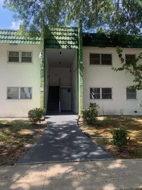 4821 NW 22nd Ct NW #100, Lauderhill, FL 33313