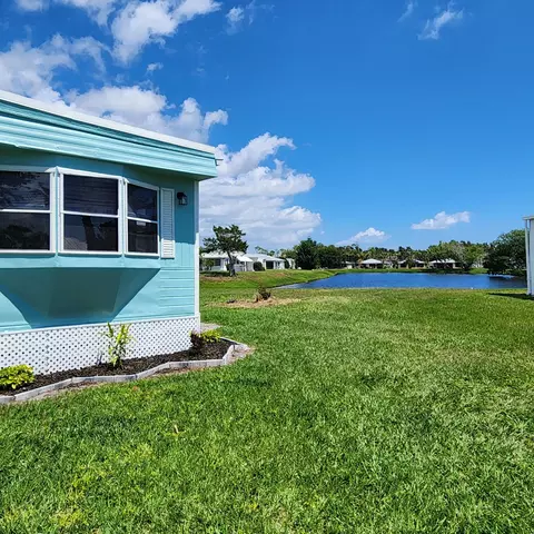 17 Rio Verde Way, Port Saint Lucie, FL 34952