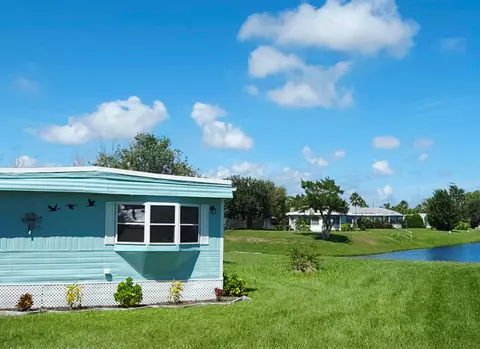 17 Rio Verde Way, Port Saint Lucie, FL 34952