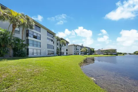 1528 Whitehall Dr #303, Davie, FL 33324