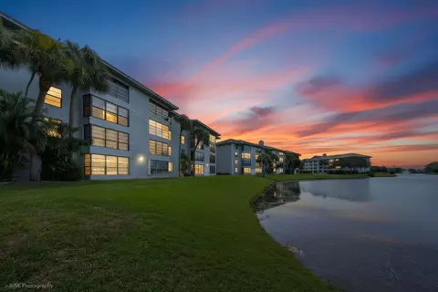 1528 Whitehall Dr #303, Davie, FL 33324