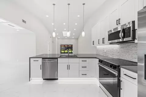 6371 Kings Gate Cir, Delray Beach, FL 33484