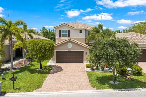 8203 Half Dome Ct, Boynton Beach, FL 33473