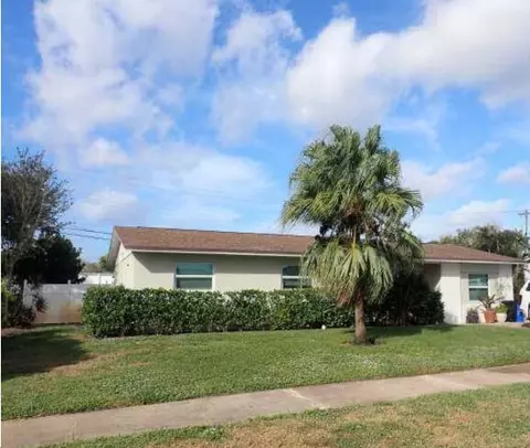 704 Juniper Dr, North Palm Beach, FL 33408