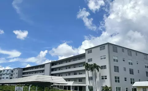 250 John F Kennedy Dr #202, Atlantis, FL 33462