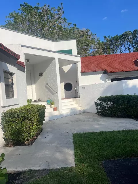 255 NW 36th Ave, Deerfield Beach, FL 33442