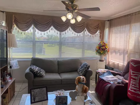 9821 Sunrise Lakes Blvd #210, Sunrise, FL 33322
