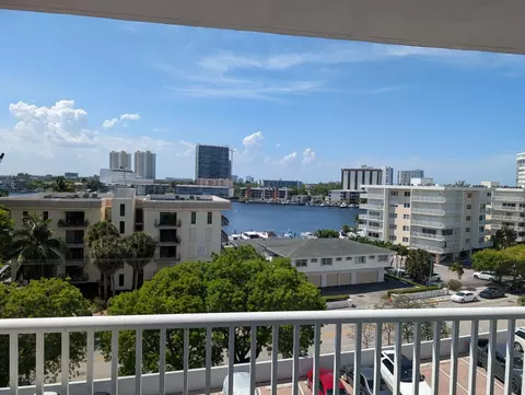 137 Golden Isles Dr, Hallandale Beach, FL 33009