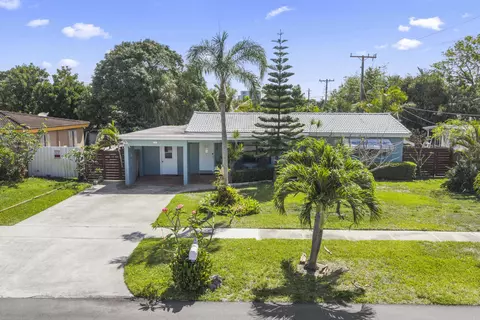 2136 NE 4th Ct, Boca Raton, FL 33431
