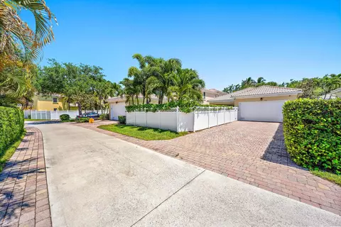Exterior - 196 Florence Dr, Jupiter, FL 33458 photo 8 of 9