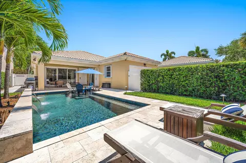 Exterior - 196 Florence Dr, Jupiter, FL 33458 photo 5 of 9
