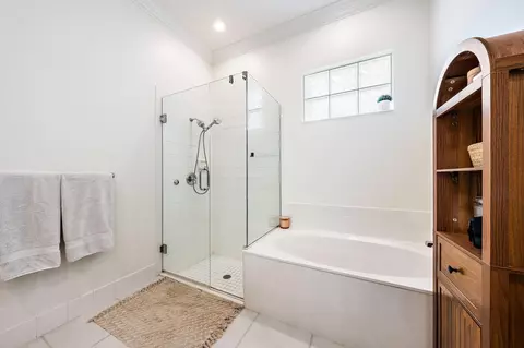 Bath - 196 Florence Dr, Jupiter, FL 33458 photo 3 of 3