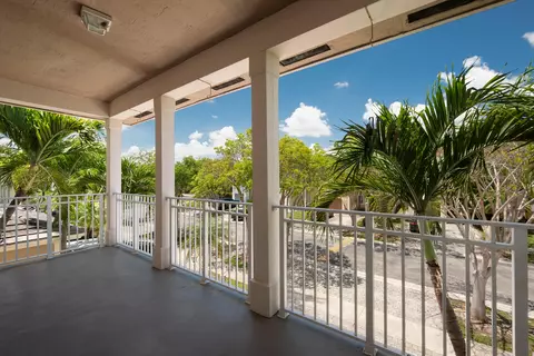 381 NE 35th Ter, Homestead, FL 33033