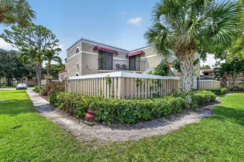 4355 Village Dr #B, Delray Beach, FL 33445