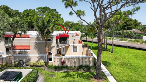 4355 Village Dr #B, Delray Beach, FL 33445