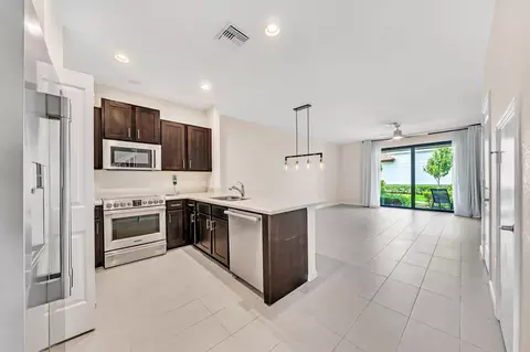 4208 N Dixie Hwy #25, Oakland Park, FL 33334