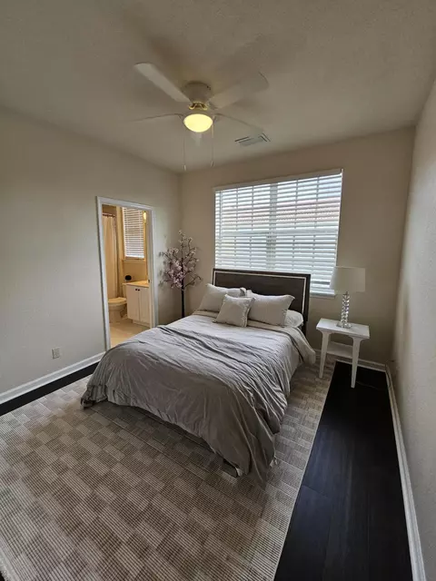 Bedroom - 405 Schoolhouse Rd, Jupiter, FL 33458 photo 2 of 3