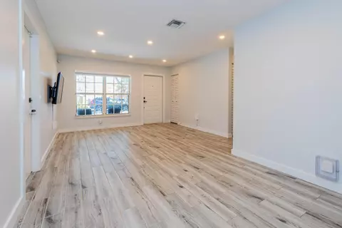 Living - 9058 NW 192nd Ter, Miami Lakes, FL 33018 photo 1 of 4