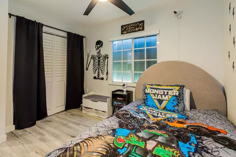 Bedroom - 9058 NW 192nd Ter, Miami Lakes, FL 33018 photo 5 of 6