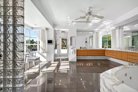Bath - 7034 SE Harbor Cir, Stuart, FL 34996 photo 2 of 9