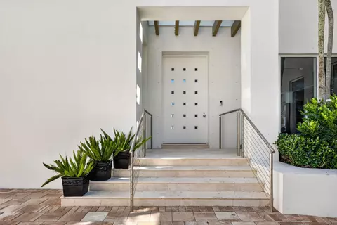 Entry Way - 7034 SE Harbor Cir, Stuart, FL 34996 photo 3 of 9