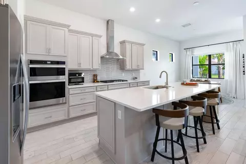 599 SE Villandry Way, Port Saint Lucie, FL 34984