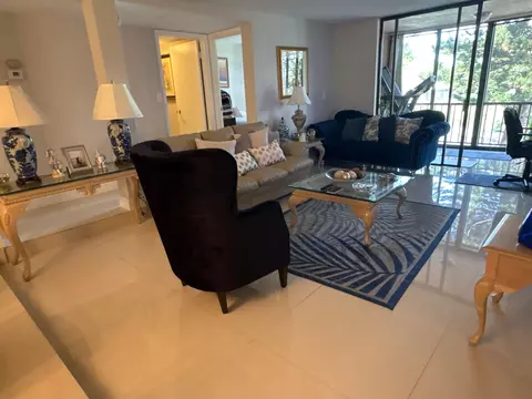 3730 Inverrary Dr #2T, Lauderhill, FL 33319